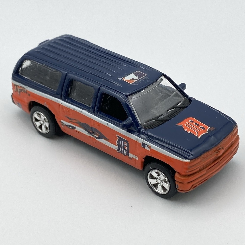Motormax 2000 Chevy Suburban Detroit Tigers MLB Diecast Car 1:64 Scale 6030